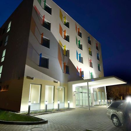 Hotel Euro Пардубице Екстериор снимка